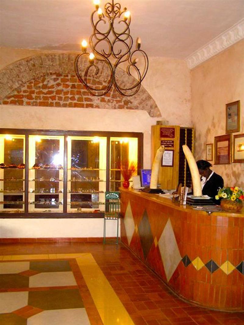 Hotel De La Poste Saint-Louis Esterno foto