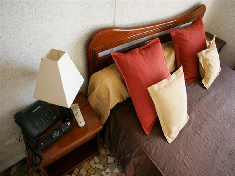 Hotel De La Poste Saint-Louis Esterno foto
