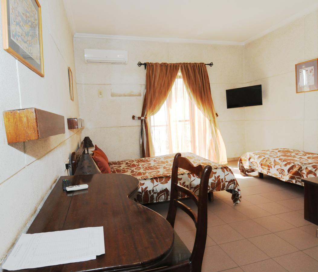 Hotel De La Poste Saint-Louis Esterno foto